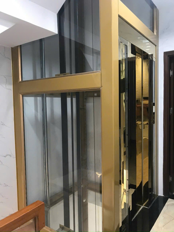 Thang máy tải khách