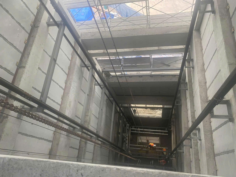 Hình ảnh thi công lắp đặt thang máy