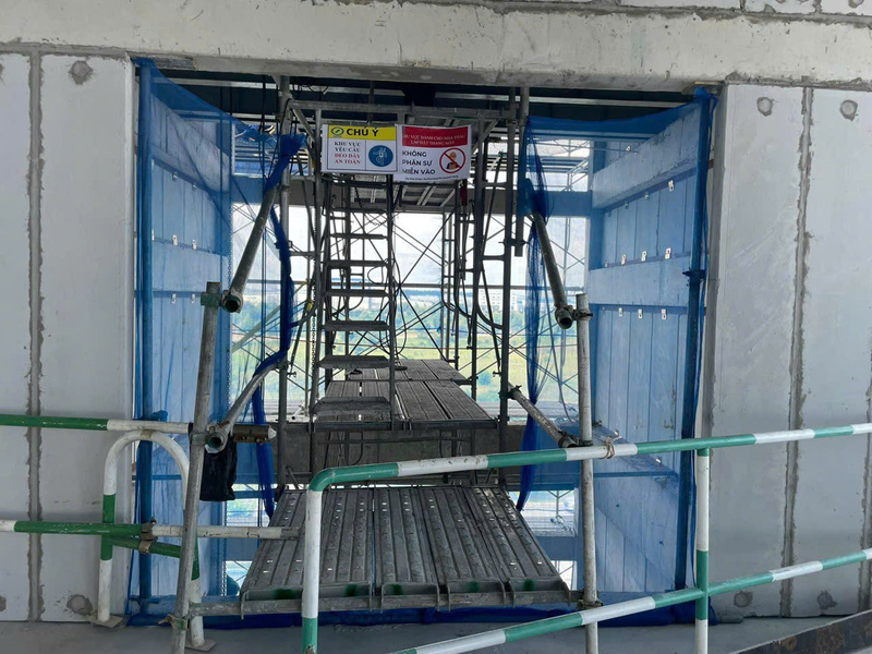 Hình ảnh thi công lắp đặt thang máy
