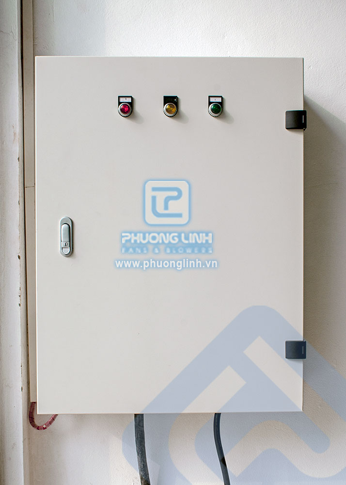 Tủ điện điều khiển chiếu sáng đèn đường - Thang Máng Cáp Phương Linh - Công Ty TNHH Sản Xuất Cơ Điện & Thương Mại Phương Linh