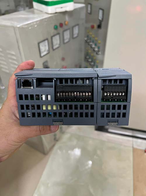 Tủ điện dùng PLC, biến tần - Tủ Bảng Điện Đức Khánh Phúc - Công Ty TNHH Tự Động Hoá Đức Khánh Phúc