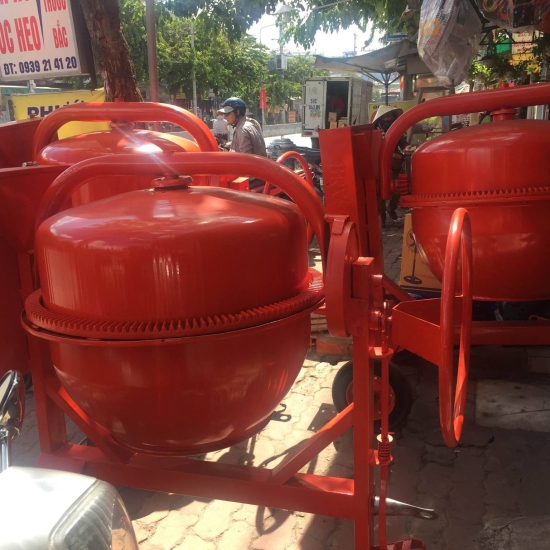 Máy trộn bồn đúc - Tôn & Thép Việt Nhật Tây Ninh - Công Ty TNHH TM DV Việt Nhật Tây Ninh