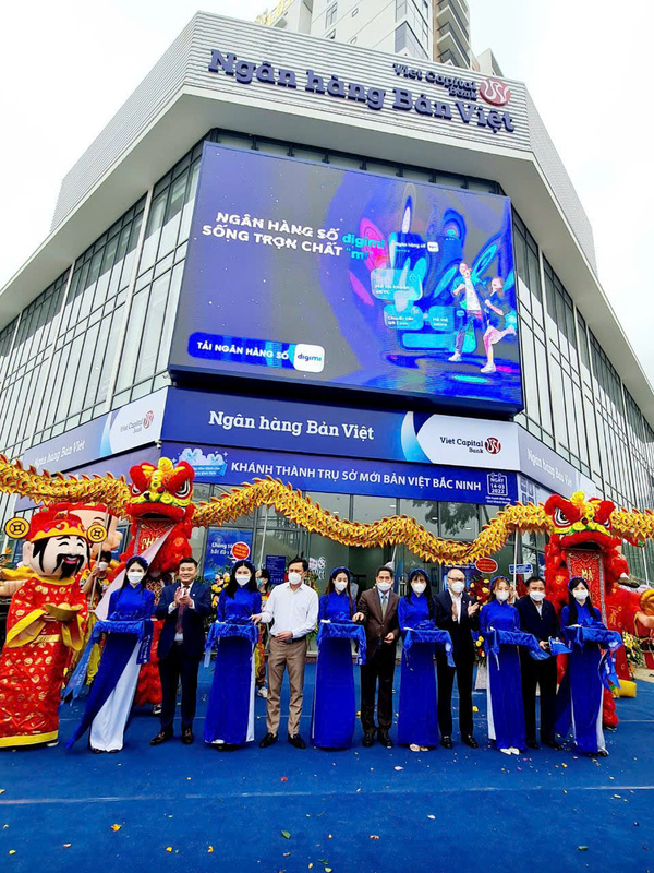 Sản xuất và thi công quảng cáo cho ngân hàng