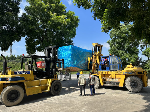 Cho thuê xe nâng, xe cẩu - Xe Nâng S&C - Công Ty TNHH Thương Mại Và Vận Tải S&C