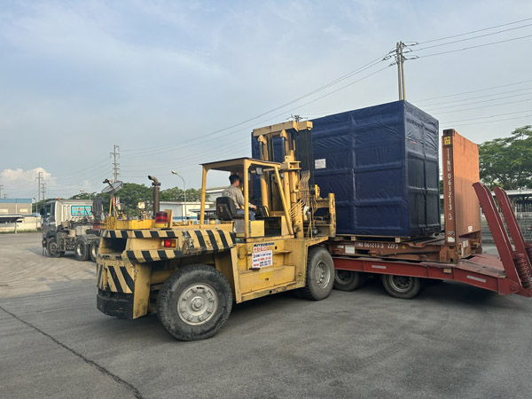 Cho thuê xe nâng, xe cẩu - Xe Nâng S&C - Công Ty TNHH Thương Mại Và Vận Tải S&C