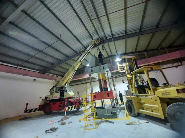 Cho thuê xe nâng, xe cẩu - Xe Nâng S&C - Công Ty TNHH Thương Mại Và Vận Tải S&C