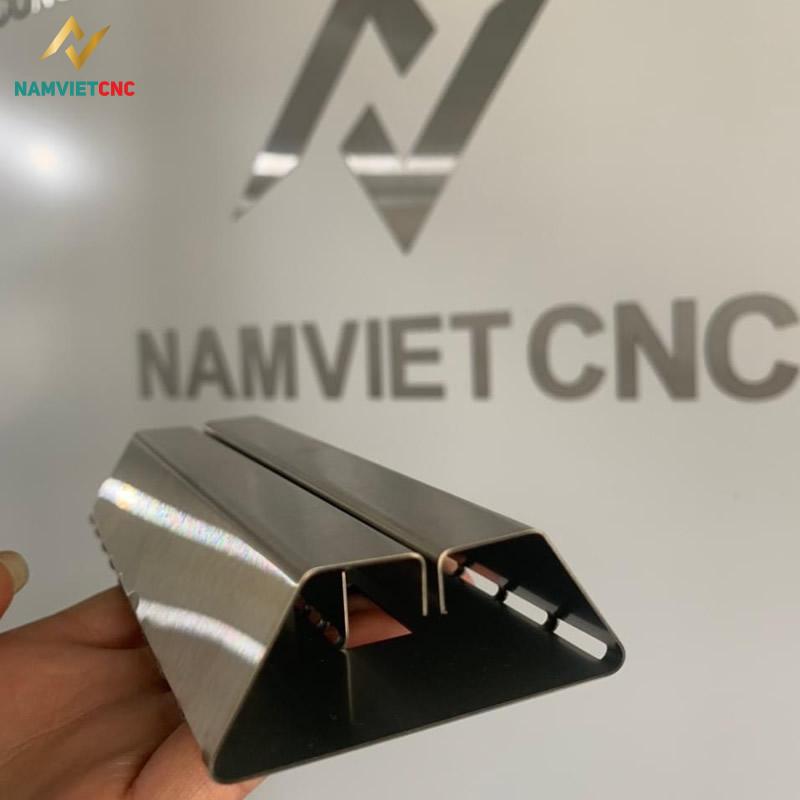 Chấn gấp kim loại - Gia Công Kim Loại Tấm Nam Việt CNC - Công Ty Cổ Phần Cơ Khí Nam Việt CNC