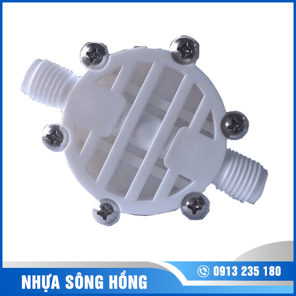 Van bốn cửa