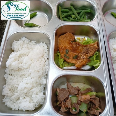 Suất ăn giao đi - Suất Ăn Công Nghiệp Sky Food - Công Ty TNHH Aqua Sky Line