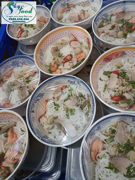 Suất ăn nấu tại chỗ - Suất Ăn Công Nghiệp Sky Food - Công Ty TNHH Aqua Sky Line