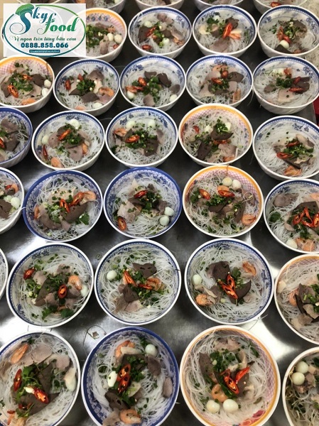 Suất ăn nấu tại chỗ - Suất Ăn Công Nghiệp Sky Food - Công Ty TNHH Aqua Sky Line