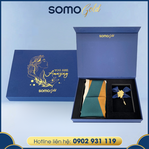 Bộ quà tặng khăn choàng và cài áo