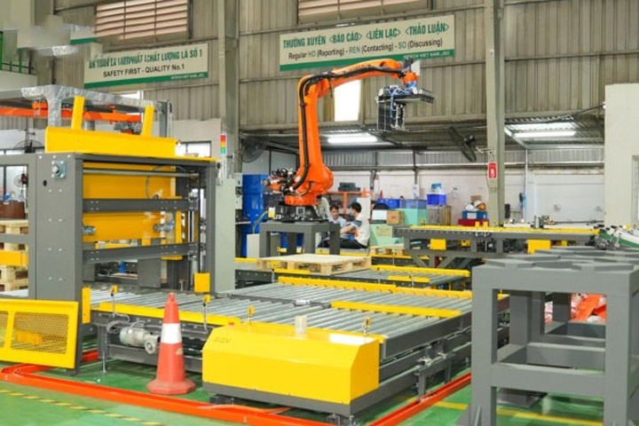 Robot bốc xếp hàng hóa