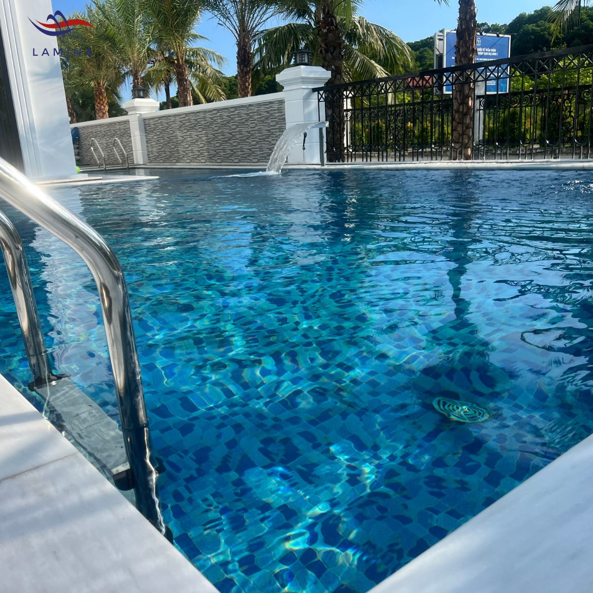 Bàn giao bể bơi gia đình tại Tuần Châu, Quảng Ninh - Thiết Bị Và Dịch Vụ Lắp Đặt Hồ Bơi LAMINA - Công Ty TNHH Xây Dựng Và Thương Mại Lamina