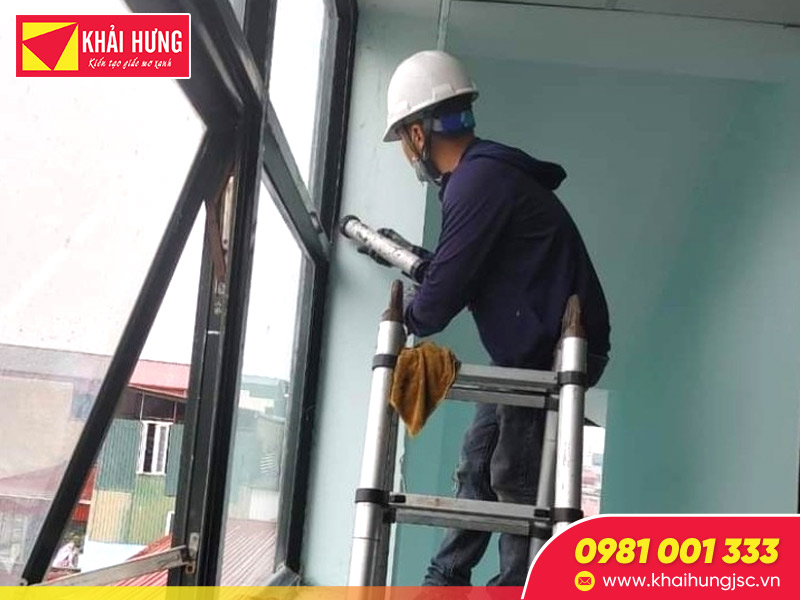 Thi công chống thấm vách kính