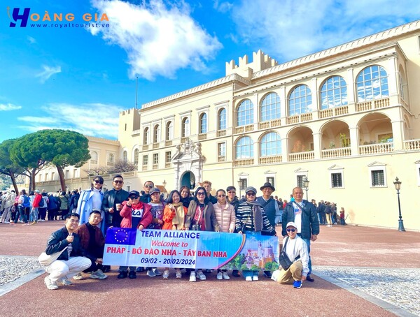 Hình ảnh tour du lịch thực tế - Royal Tourist - Công Ty TNHH Thương Mại Dịch Vụ Xây Dựng Du Lịch Hoàng Gia