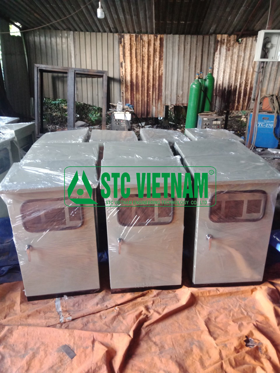 Vỏ tủ điện - Phụ Kiện Máy Phát Điện STC Việt Nam - Công Ty TNHH Công Nghệ Kỹ Thuật STC Việt Nam