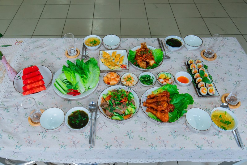Bàn tiệc khách hàng VIP