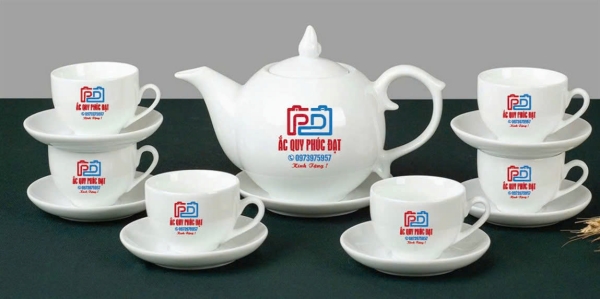 Bộ ấm chén gốm sứ