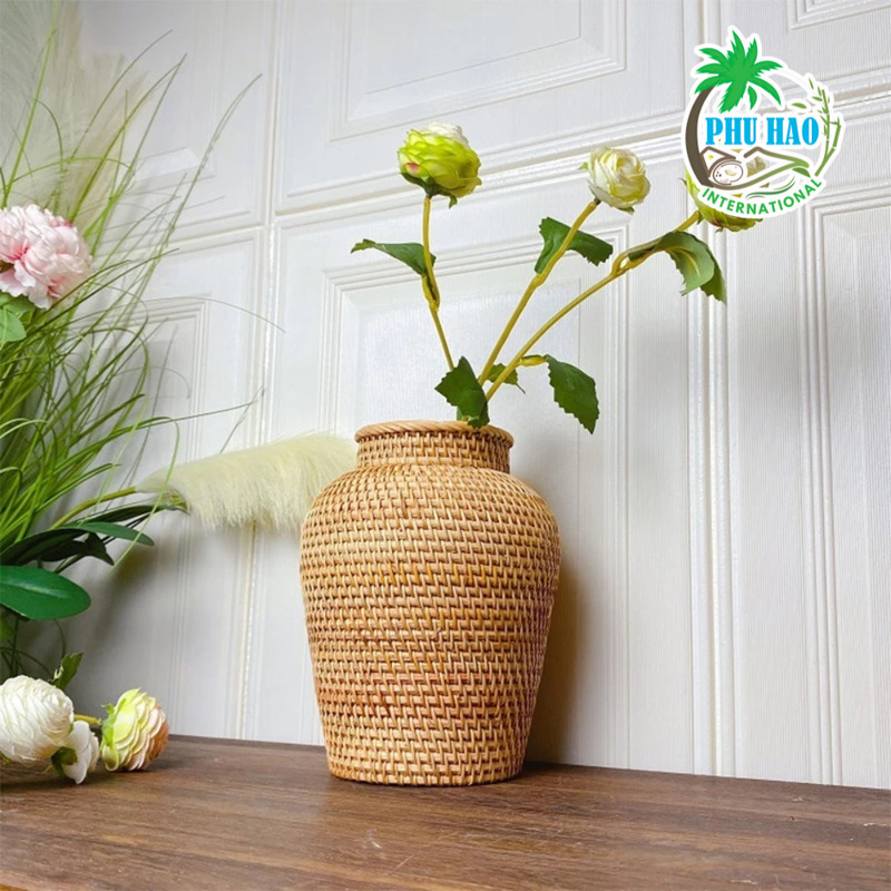 Bình hoa mây đan thủ công