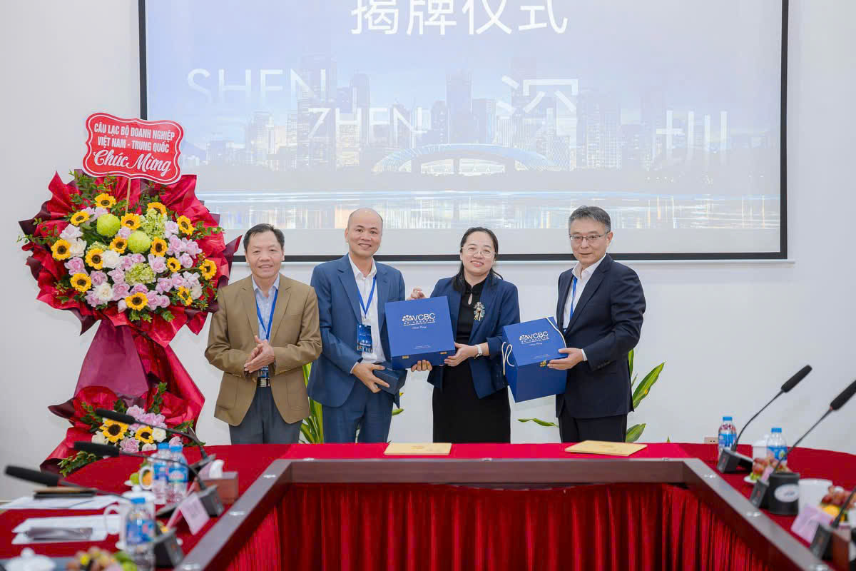 OGSV Hội nghị VCBC - Nam Sơn Thâm Quyến - ống Gió Sao Việt - Công Ty TNHH Thương Mại Và Sản Xuất ống Gió Sao Việt