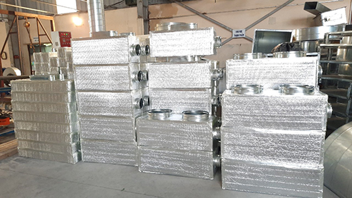 Hộp gom đầu máy cửa điều hòa có bọc bảo ôn