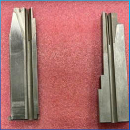 Linh kiện khuôn - Khuôn ép Nhựa - Công Ty Cổ Phần Công Nghệ Khuôn Nhật