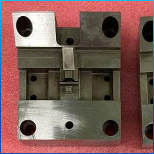 Linh kiện khuôn - Khuôn ép Nhựa - Công Ty Cổ Phần Công Nghệ Khuôn Nhật