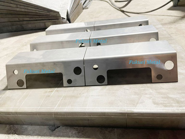 Gia công chấn gấp CNC - Cơ Khí Fukuei Metal - Công Ty TNHH Fukuei Metal