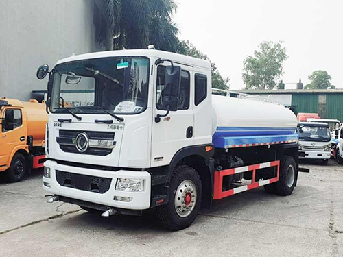 Xe phun nước rửa đường Dongfeng 9 khối