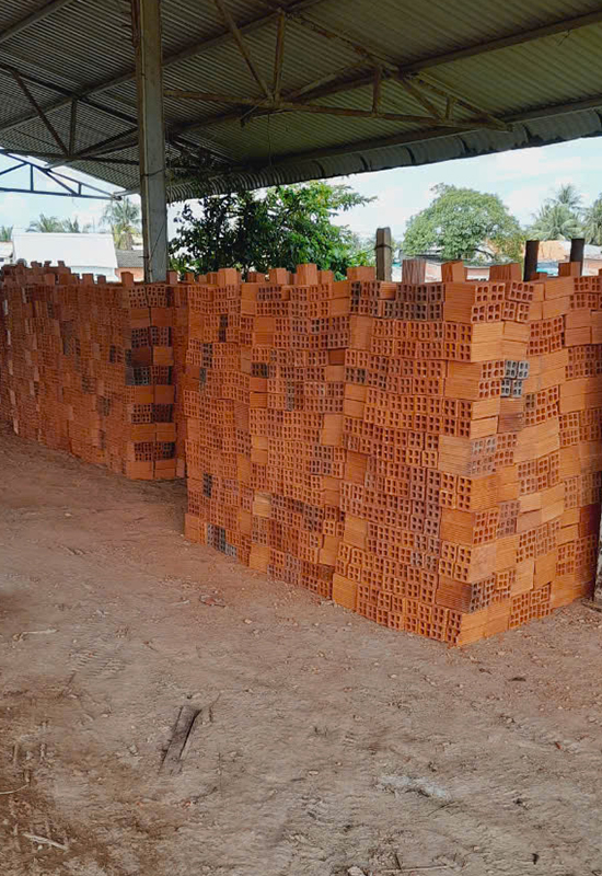 Gạch 4 lỗ - Vật Liệu Xây Dựng Đạt Phong - Doanh Nghiệp Tư Nhân Vật Liệu Xây Dựng Đạt Phong