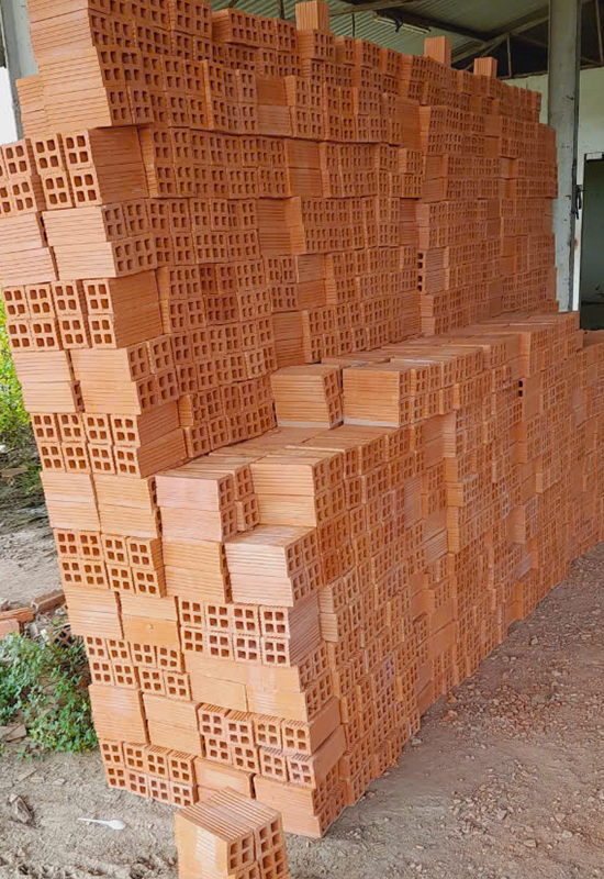 Gạch 4 lỗ - Vật Liệu Xây Dựng Đạt Phong - Doanh Nghiệp Tư Nhân Vật Liệu Xây Dựng Đạt Phong