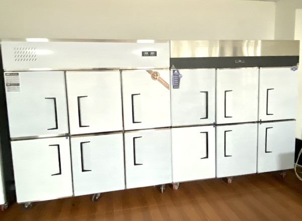 Tủ đông 6 cánh cửa - Tủ Lạnh Công Nghiệp Bông Tuyết Việt Nam - Công Ty TNHH Điện Lạnh Bông Tuyết Việt Nam