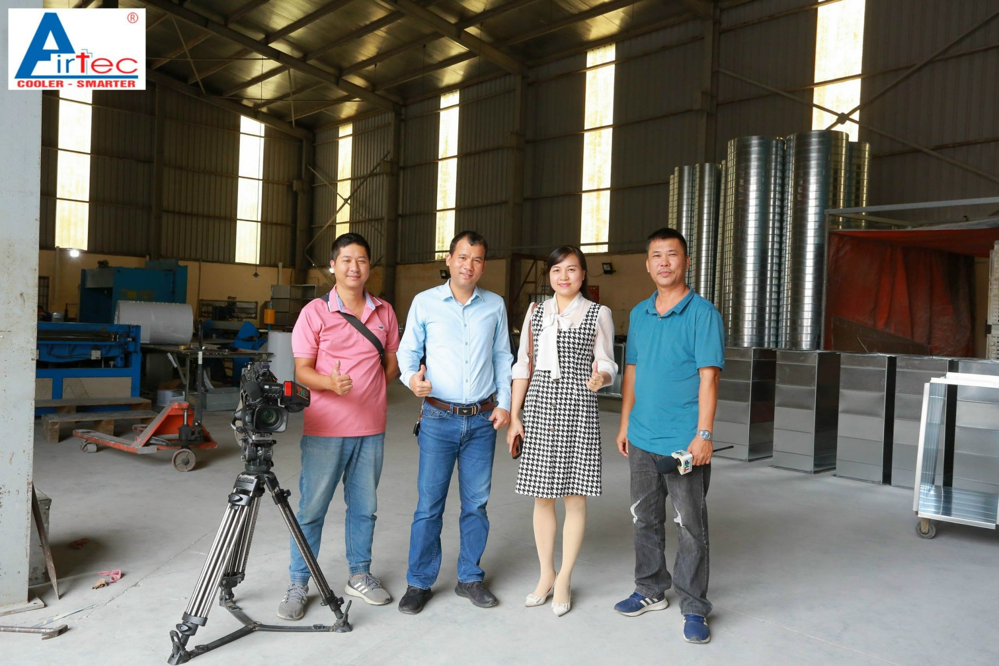 Hội Hữu Nghị Việt Nam Trung Quốc thăm nhà máy sản xuất - Công Ty TNHH Thương Mại Và Sản Xuất ống Gió Sao Việt