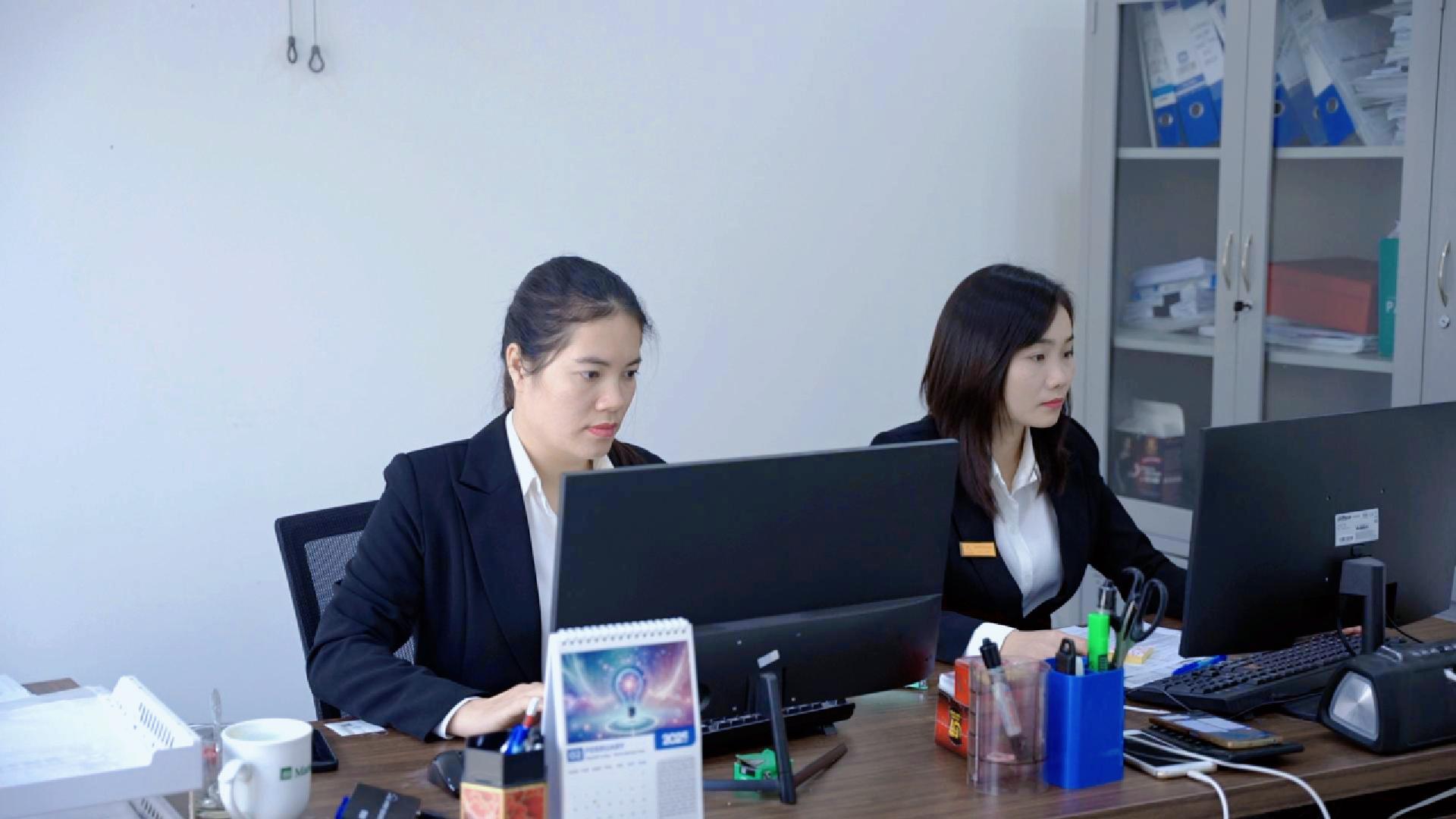 Hình ảnh công ty thang máy kỹ thuật điện AZ