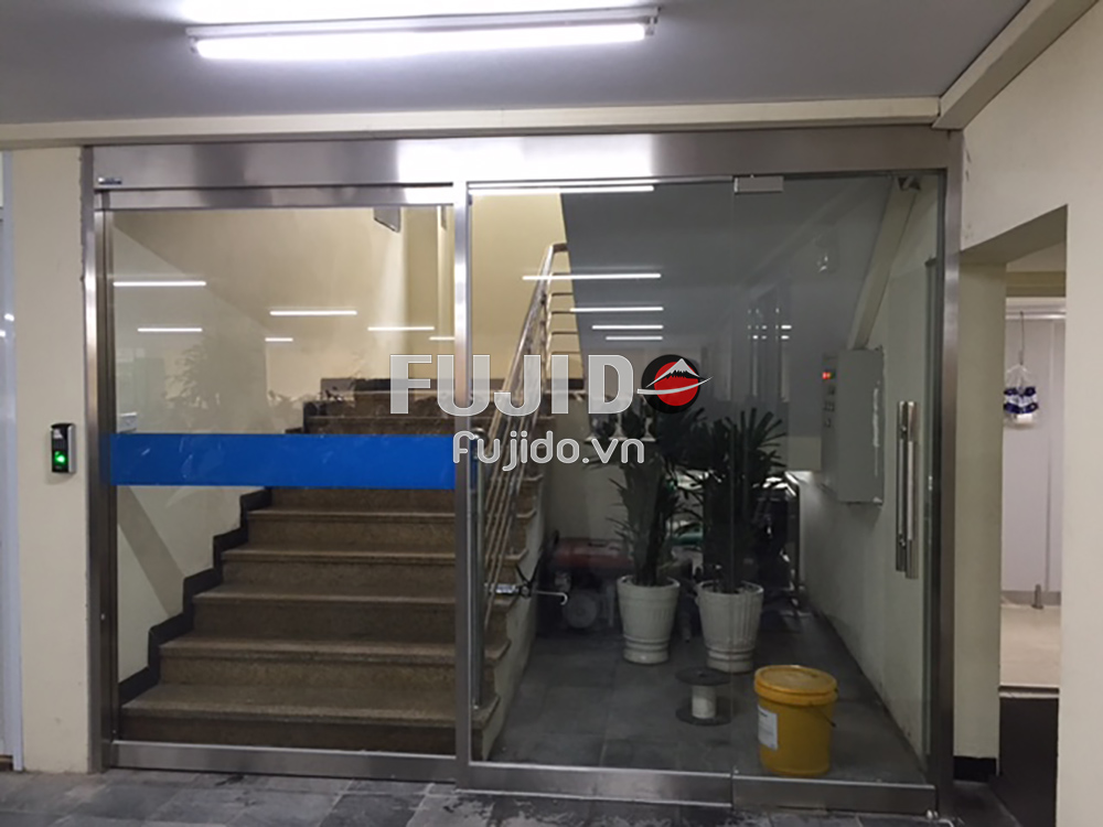 Lắp đặt cửa tự động công an giao thông Lý Thường Kiệt - Cửa Inox Fujido - Công Ty Cổ Phần Fujido