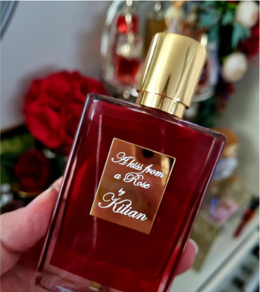 Tinh dầu nước hoa Kilian Kiss from Rose sỉ theo lít, kg