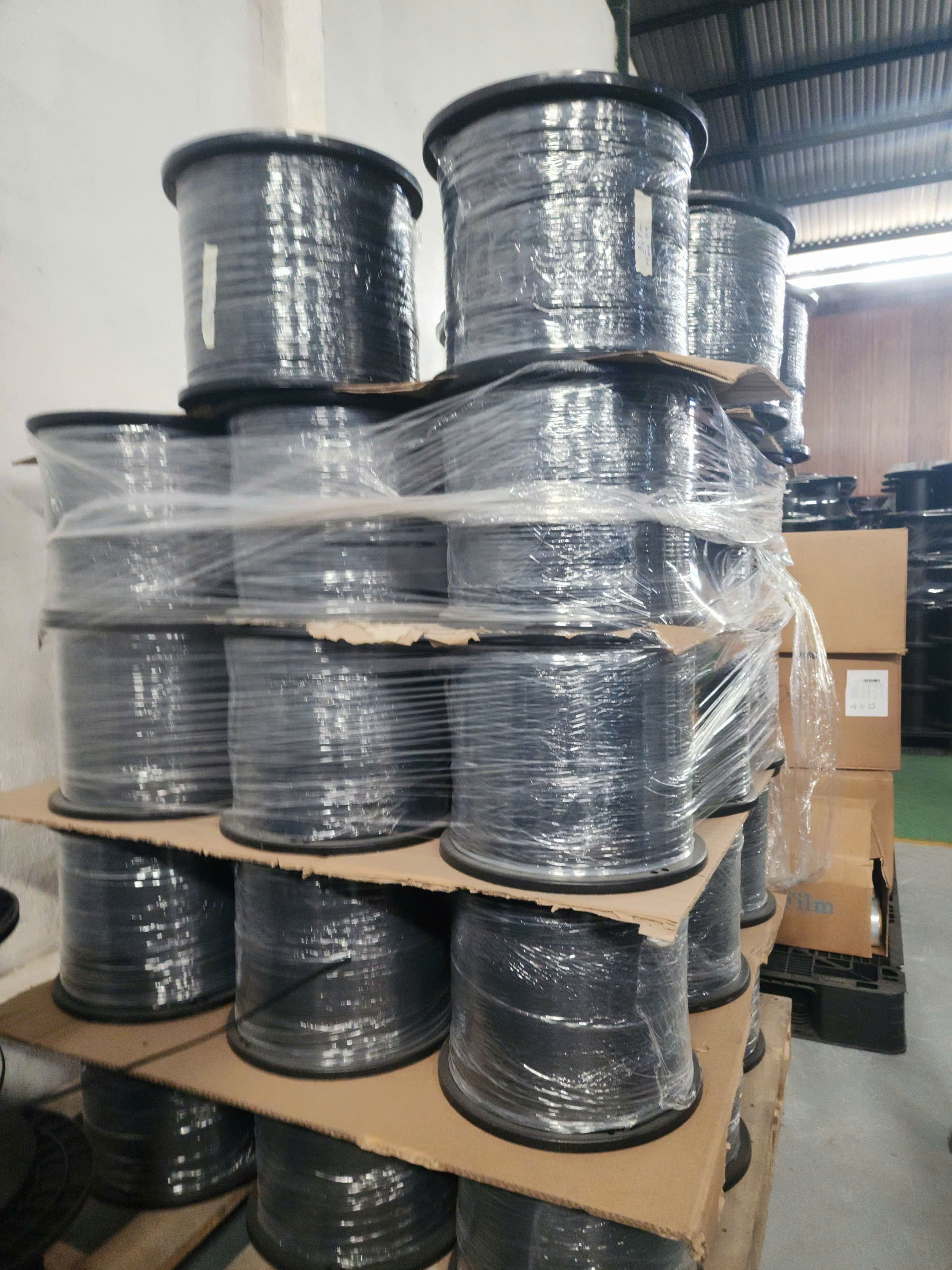 Dây cáp mạng căng giàn