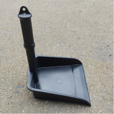 Ky hốt rác đen (size nhỏ)