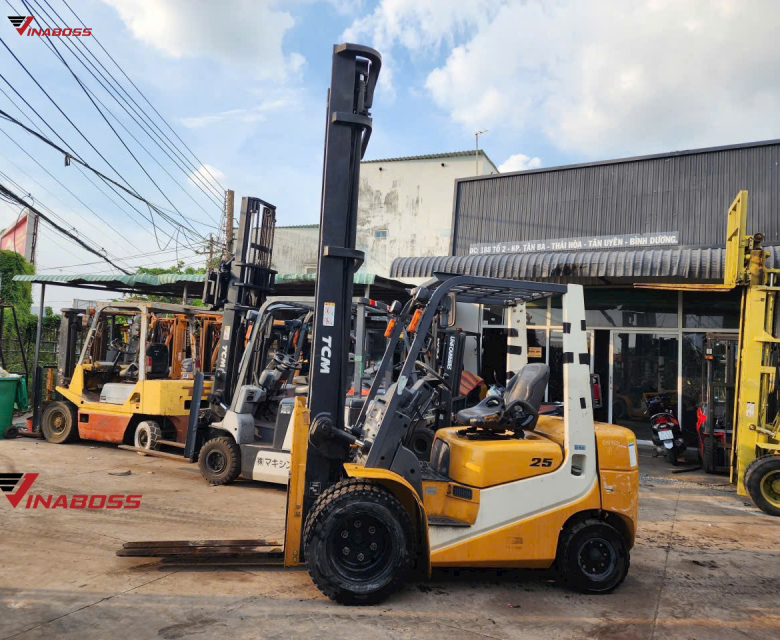 Xe nâng dầu TCM 2,5 tấn