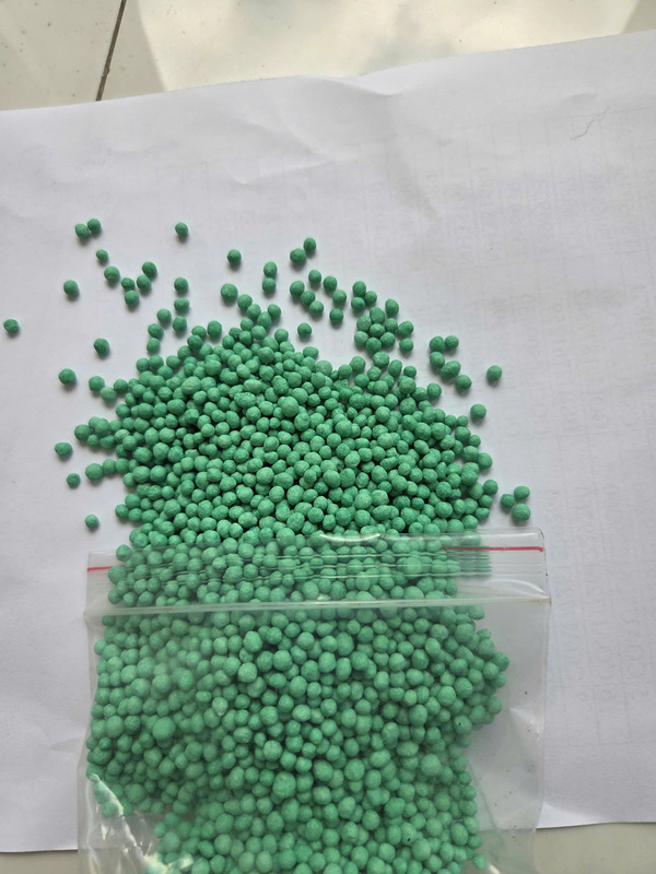 Phân bón NP 20-20 (màu đen và màu xanh lá) - Phân Bón Mậu Hưng - Công Ty TNHH Xuất Nhập Khẩu Thương Mại Dịch Vụ Vận Tải Mậu Hưng