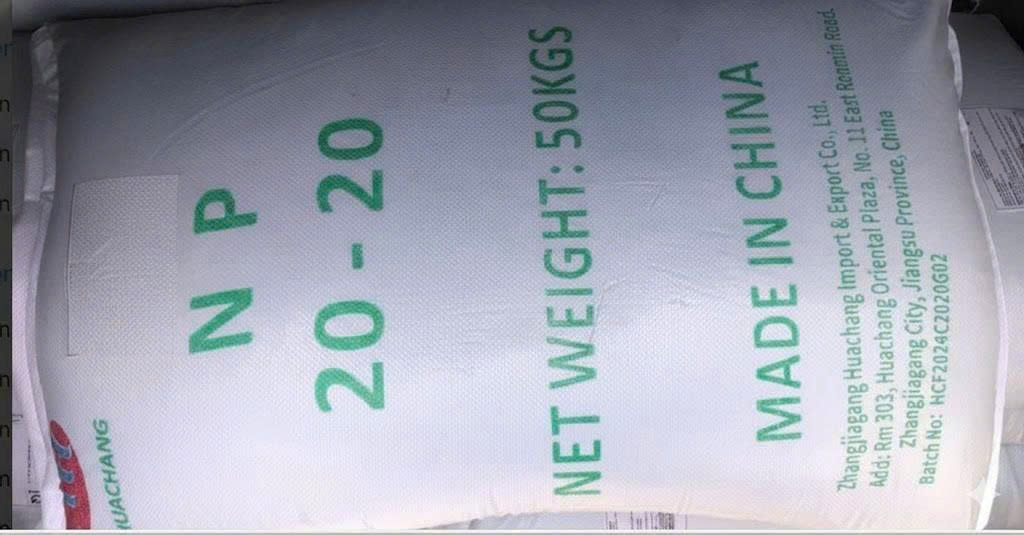 Phân bón NP 20-20 (màu đen và màu xanh lá)