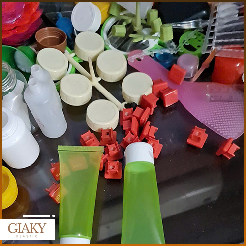 Gia công chi tiết nhựa