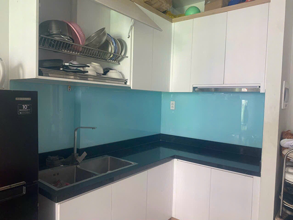 Kính ốp bếp màu xanh ngọc - Minh Thư Glass - Công Ty TNHH Thương Mại Và Lắp Dựng Minh Thư
