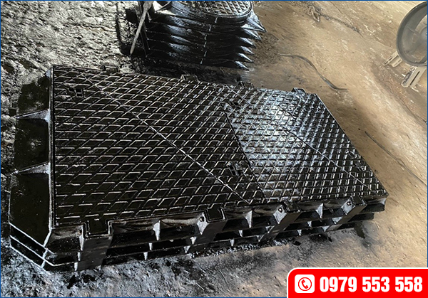 Nắp bể cáp 4 cánh vỉa hè 12 tấn