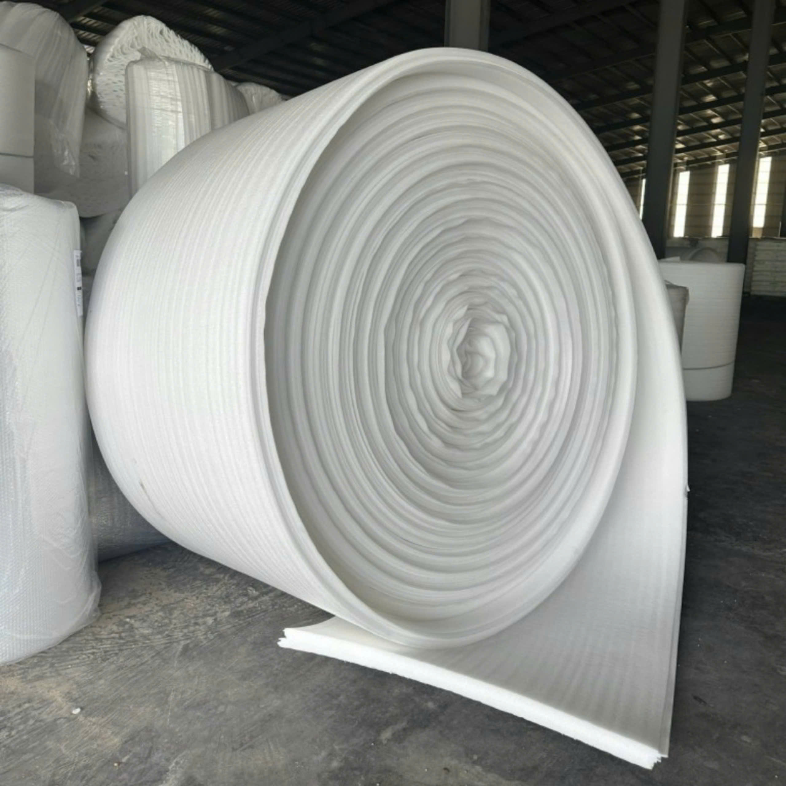 Màng PE foam - Vật Liệu Đóng Gói VN - Công Ty TNHH Xuất Nhập Khẩu Gỗ Xẻ VN