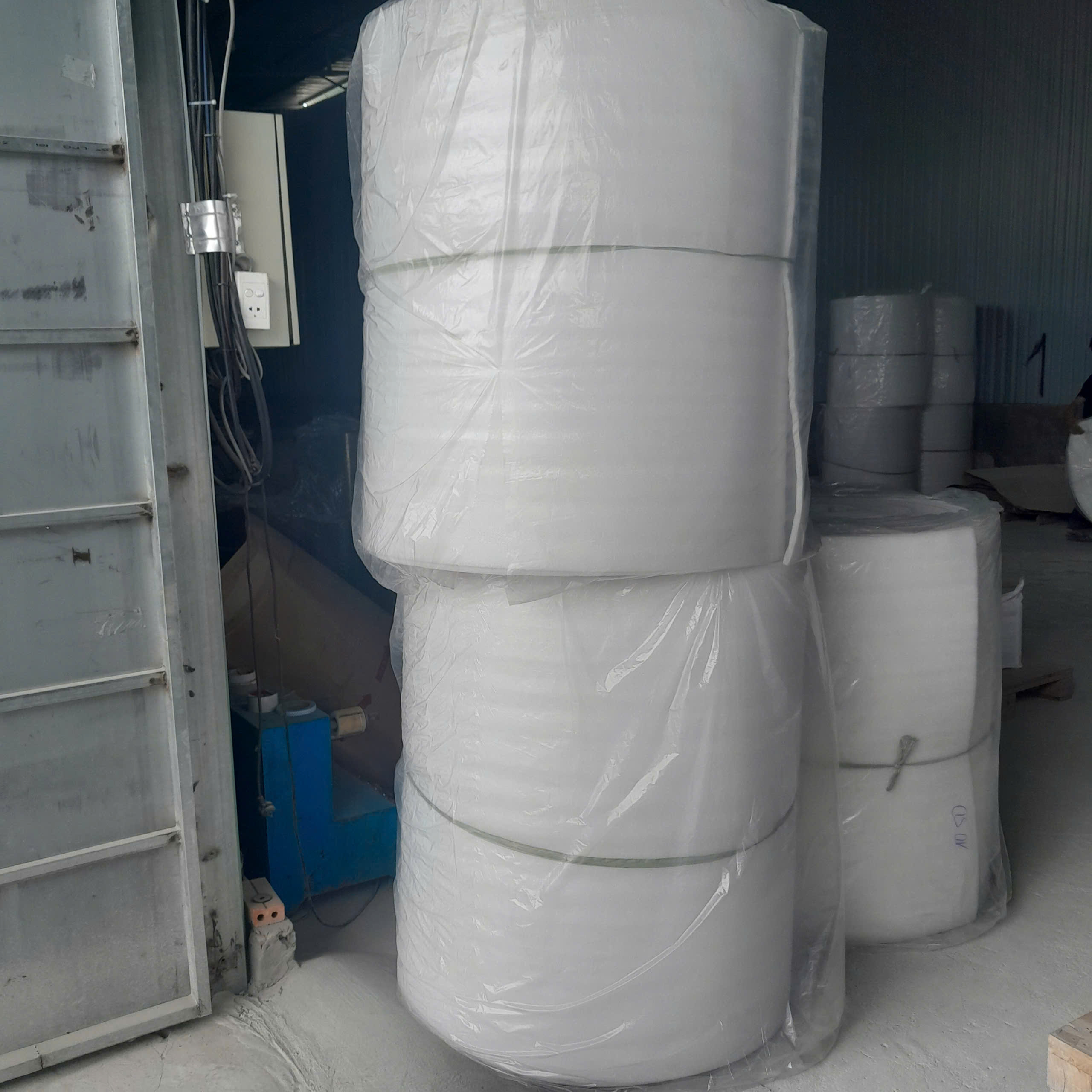 Màng PE foam - Vật Liệu Đóng Gói VN - Công Ty TNHH Xuất Nhập Khẩu Gỗ Xẻ VN