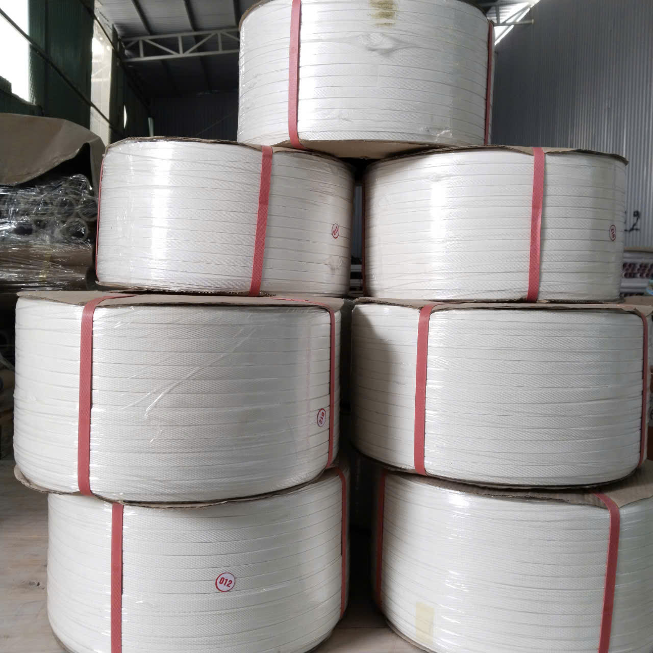 Dây đai nhựa PP - Vật Liệu Đóng Gói VN - Công Ty TNHH Xuất Nhập Khẩu Gỗ Xẻ VN