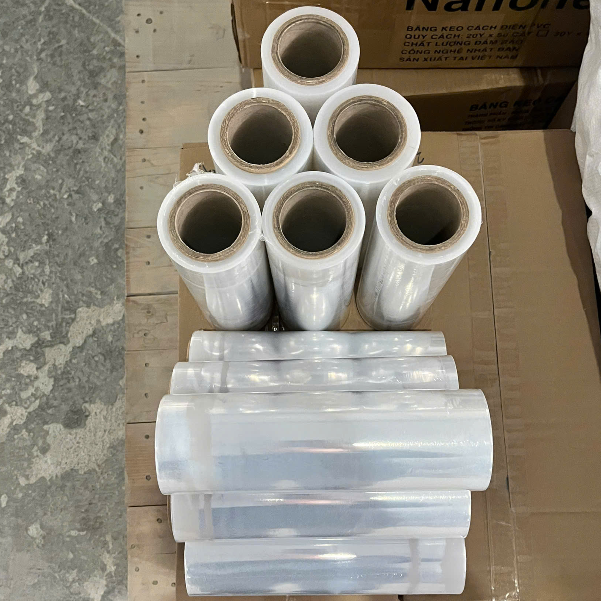 Màng PE - Vật Liệu Đóng Gói VN - Công Ty TNHH Xuất Nhập Khẩu Gỗ Xẻ VN