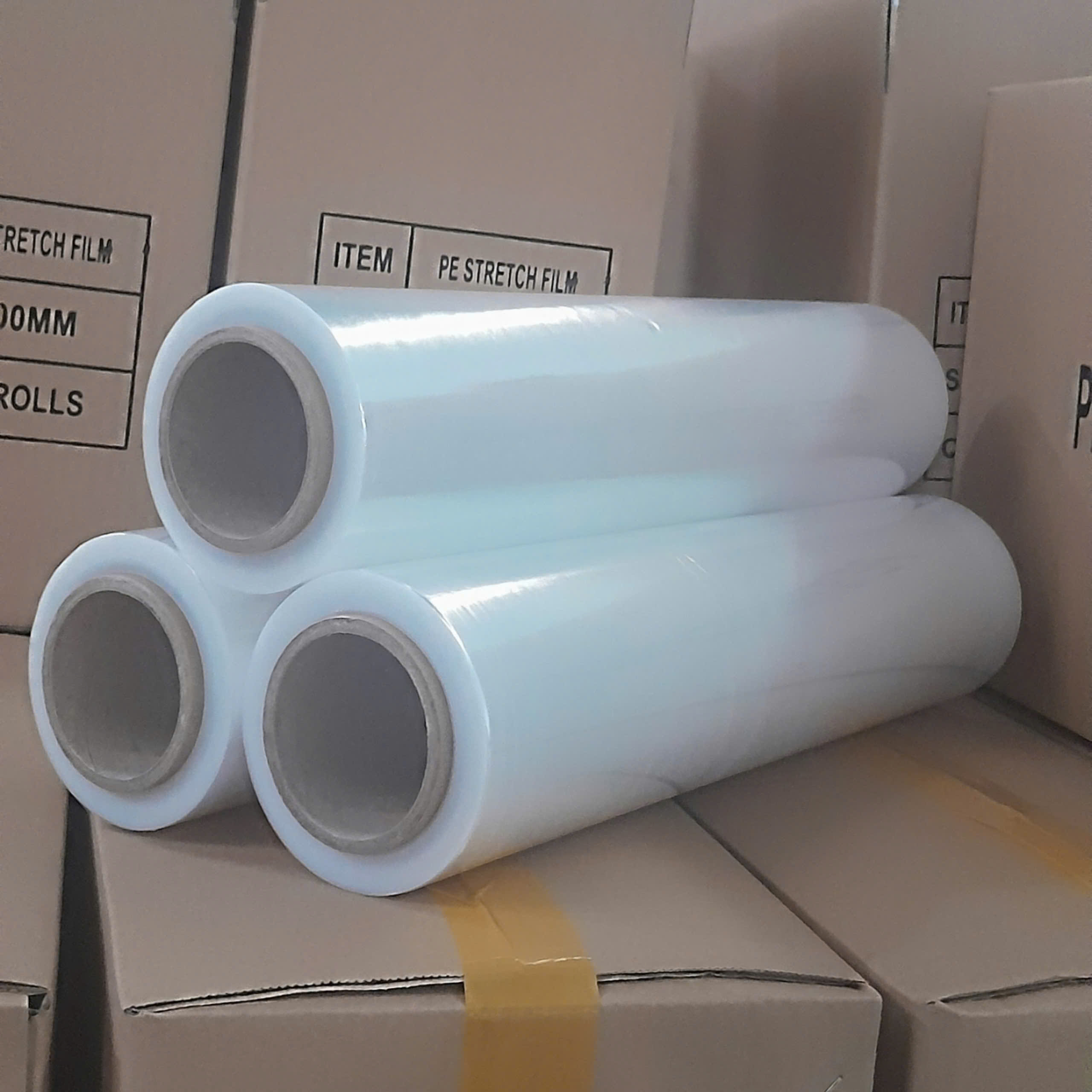 Màng PE - Vật Liệu Đóng Gói VN - Công Ty TNHH Xuất Nhập Khẩu Gỗ Xẻ VN